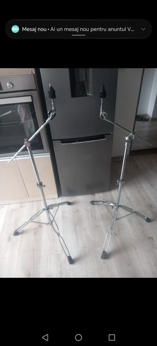 Vând diferite stative de tobe și pedale