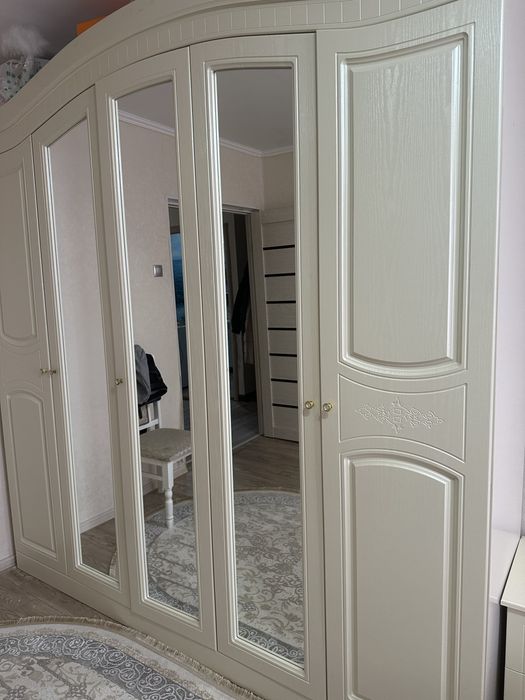 Продам спальный гарнитур