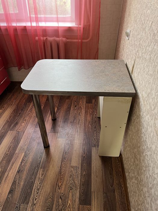 Продам кухоный стол….