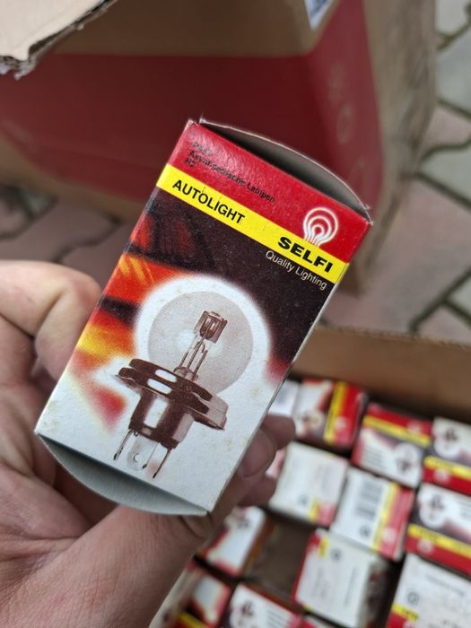 Becuri Hella Selum H4 H3 R2 C5W VY5W Ba9s Ba15s Sv8.5