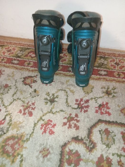 Echipament ski, in stare buna.