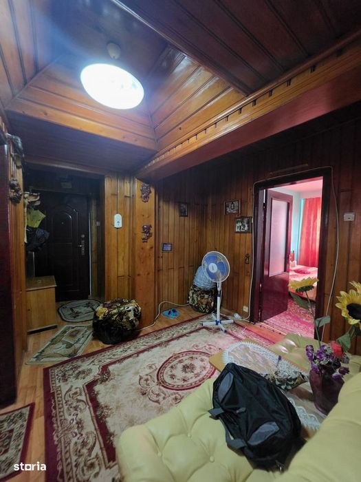 Apartament 3 camere decomandat Mioritei