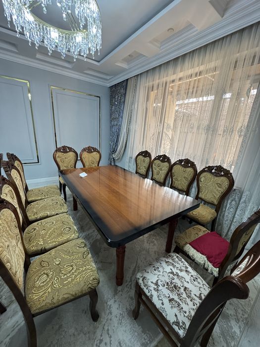 Мебель, для зала. Стол со стульями.