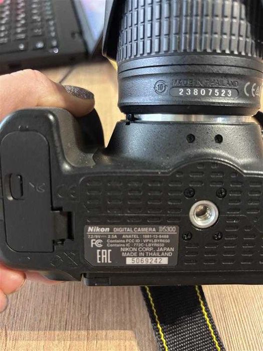 Фотоапарат Nikon D5300 с аксесоари
