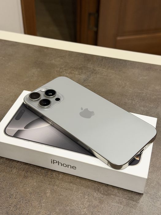 Продам iPhone 16 pro max