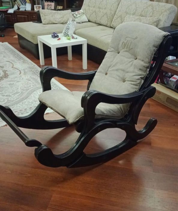 Кресло качалка/скамьи из дерева