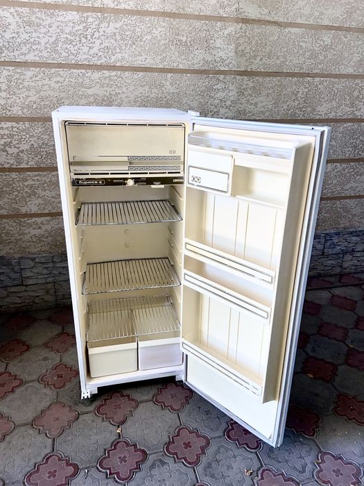 Продам холодильник Бирюса с доставкой