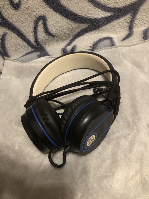 Casti diferute modele