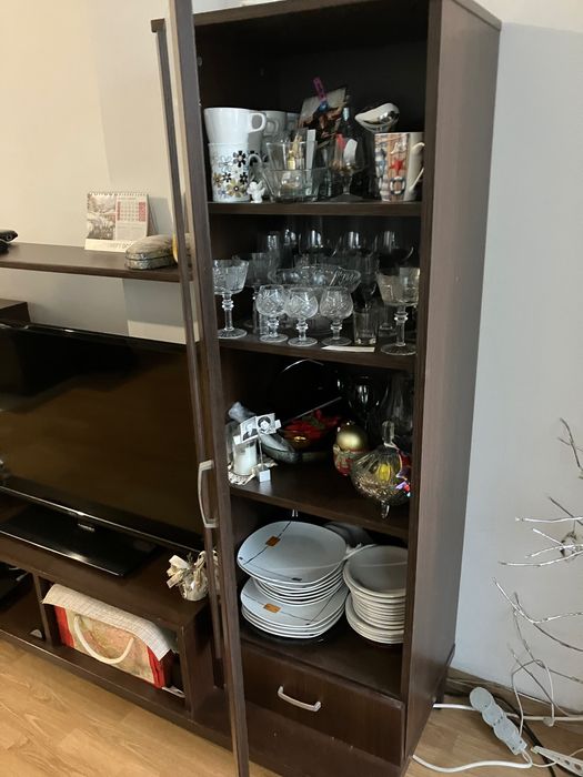 Секционен Шкаф с място за телевизор,два шкафа,