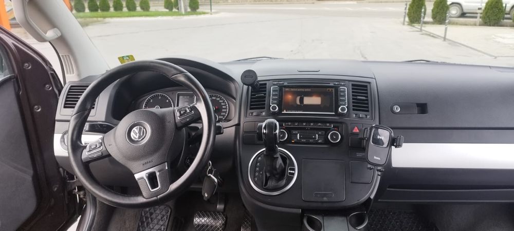 VW T5 Multivan 2011-firma