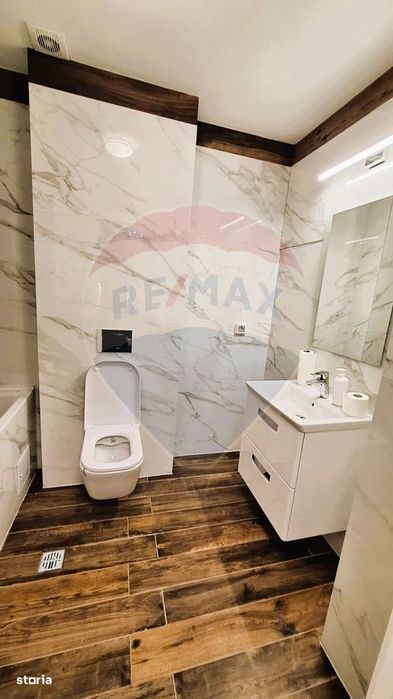 Apartament cu 4 camere de închiriat- Piata Constitutiei