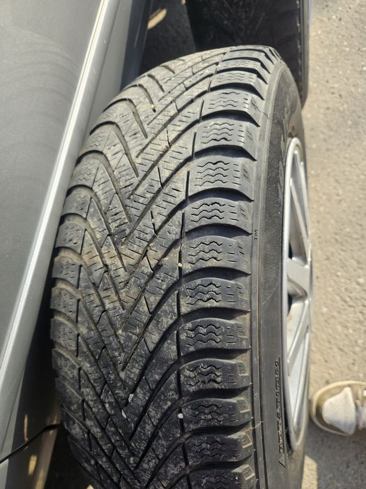 Vand jenti +anvelope R15