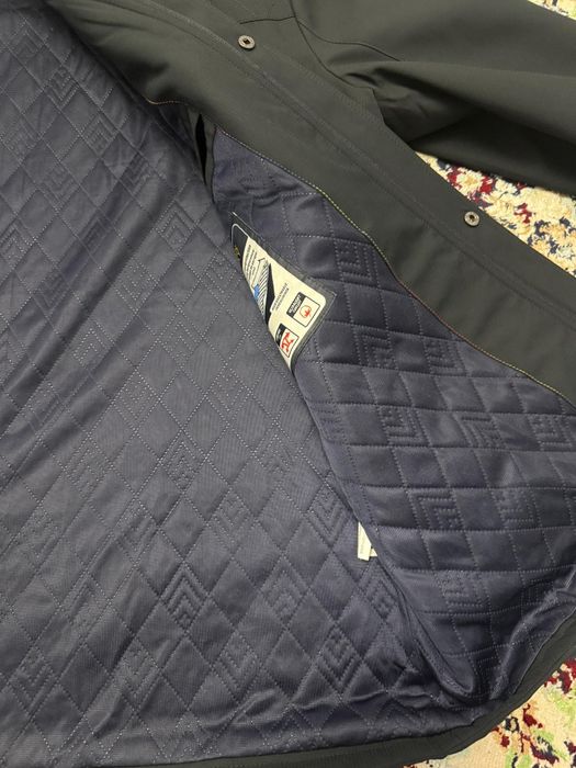 Продам куртку осень весна