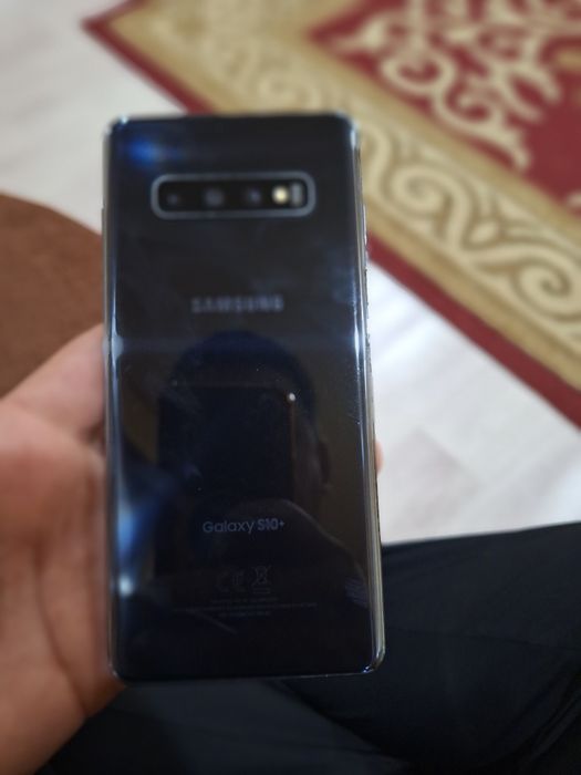 Продам самсунг с10+