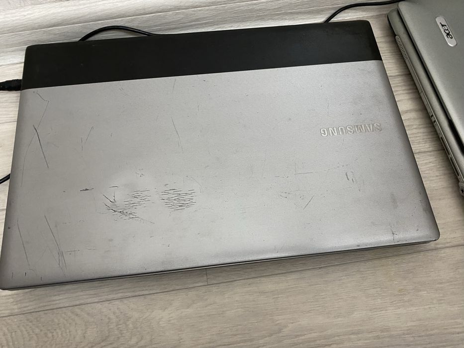 Ноутбук Samsung без акума