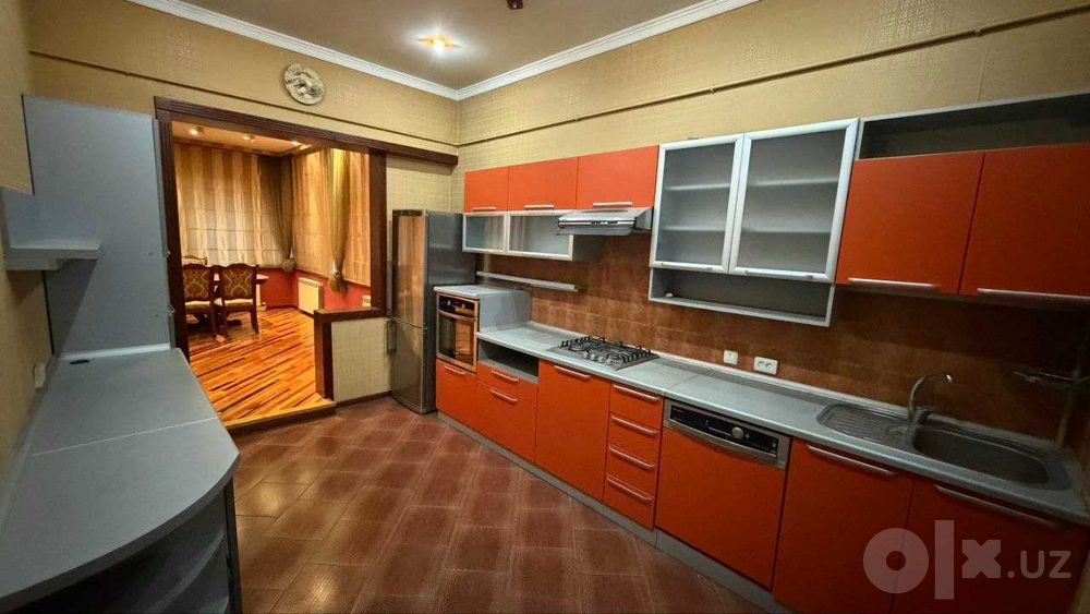 Продается Своя 4х ком квартира, ориентир Бодомзор мечет 50 метр, 106м²