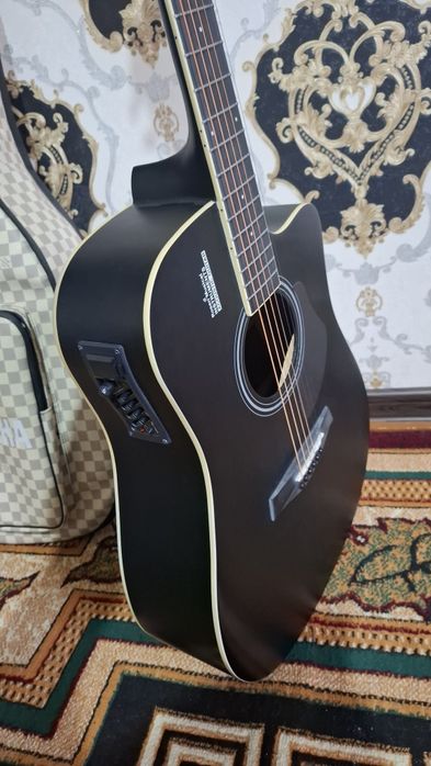 Acustik gitara xolati ideal