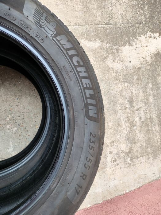 Продавам 2 летни гуми Мишелин 235 55 17