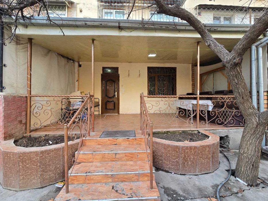 Продаётся 2-х комнатная квартира Юнусабад-13 2/1/5 Пустая ключи сразу