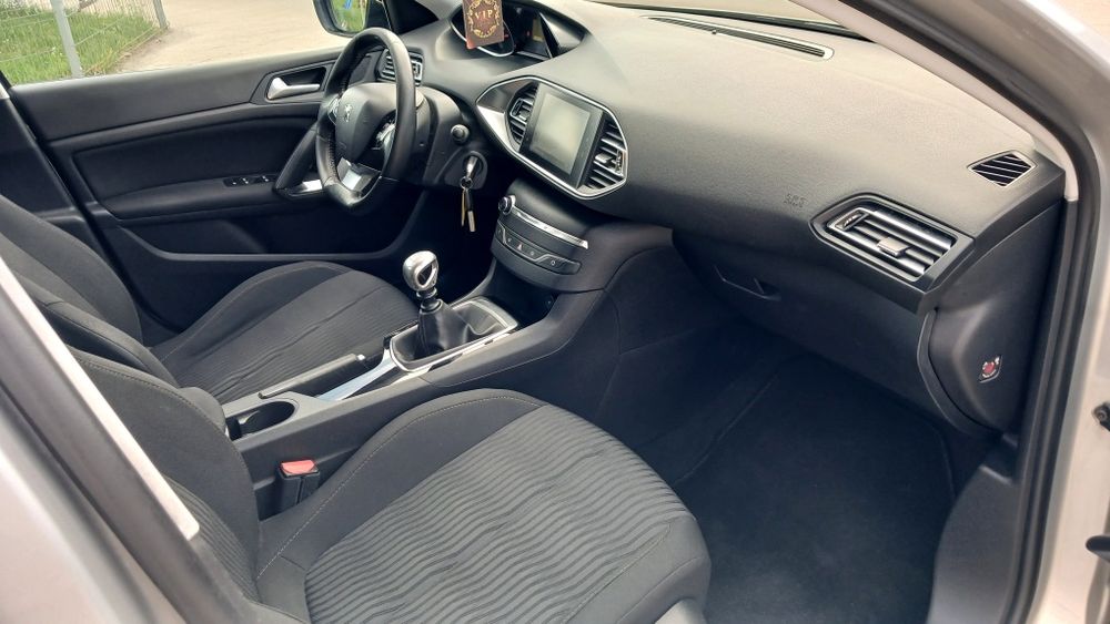 Peugeot 308 1.6 BLUEHDI 120 Cp**2016**Euro 6**Navigatie**Super dotari **Consum 4,5L/100km**Stare f buna**