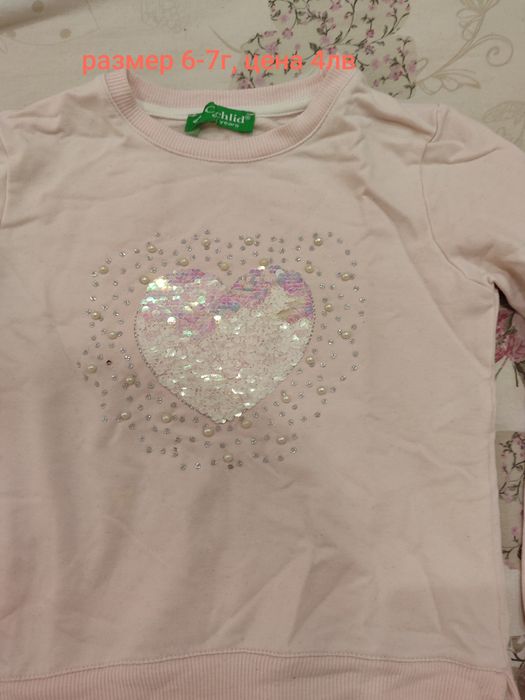 Блузки и рокли , за момиче , много запазени