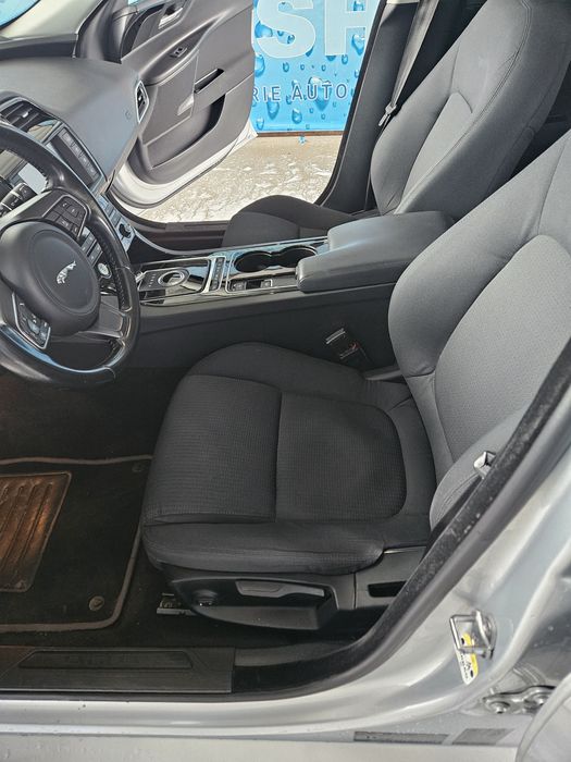 Jaguar xe 2015 diesel