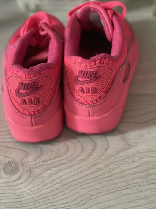 Маратонки циклама Nike