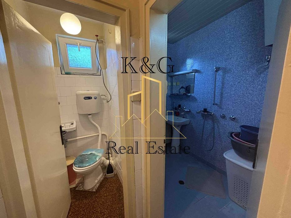 Продава се Къща в с. Стражец, Област Разград - 240 кв.м за 957 €/кв.м - Снимка #5