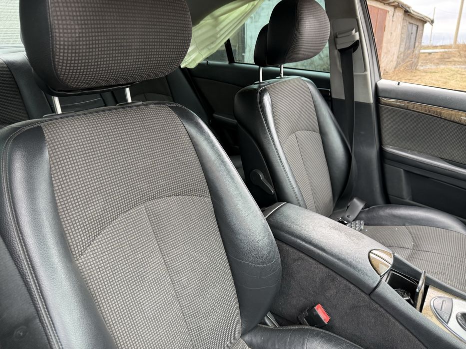 Мерседес е класс W211 на ходу