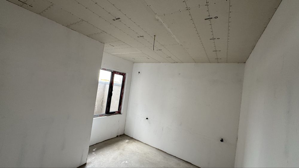 Yevro Uchaska sotiladi