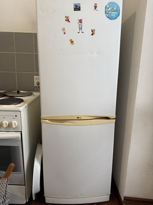 Холодильник рабочий за 3000