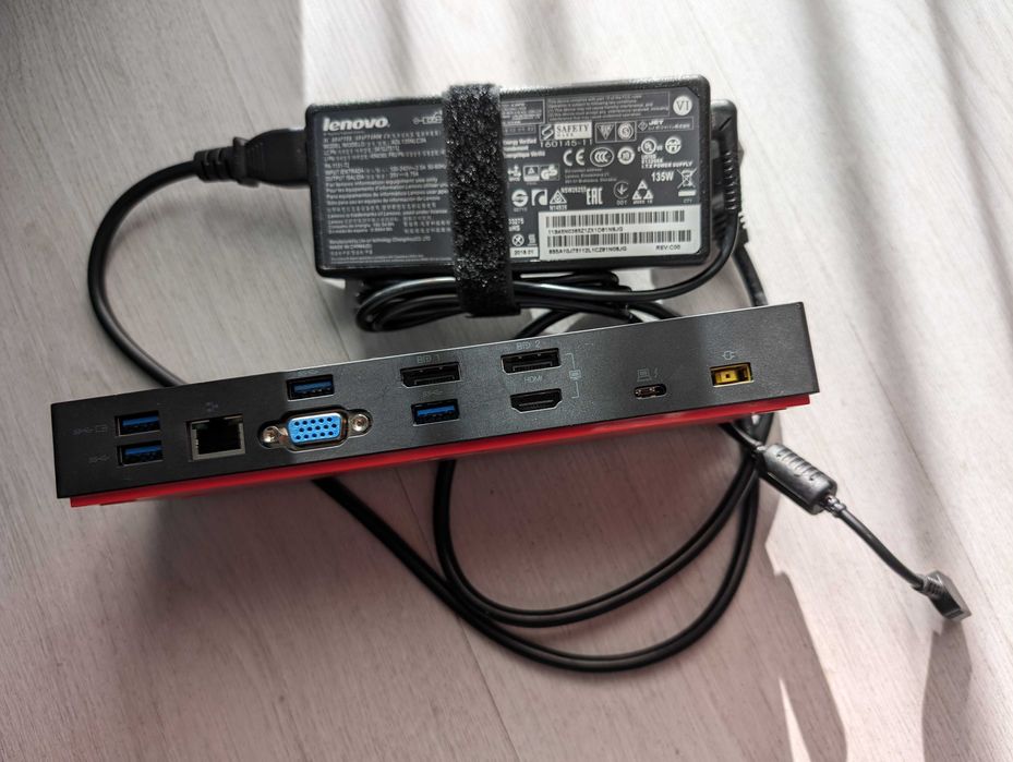 Lenovo ThinkPad Thunderbolt 3 Dock Station - Type 40AC