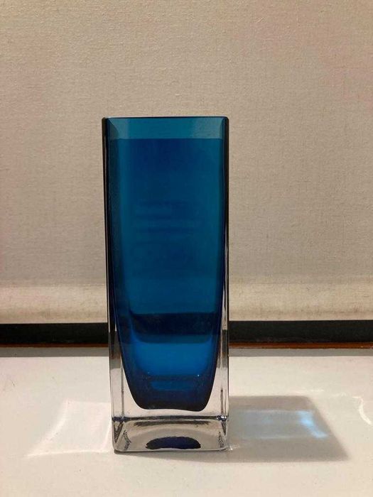 vas decor greu Lindshammar Suedia  vaza din cristal albastru Gunnar Ander