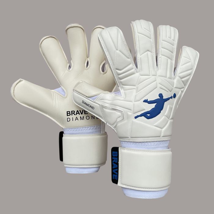Футбольные перчатки BRAVE GK diamond