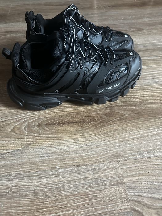 Balenciaga track triple black