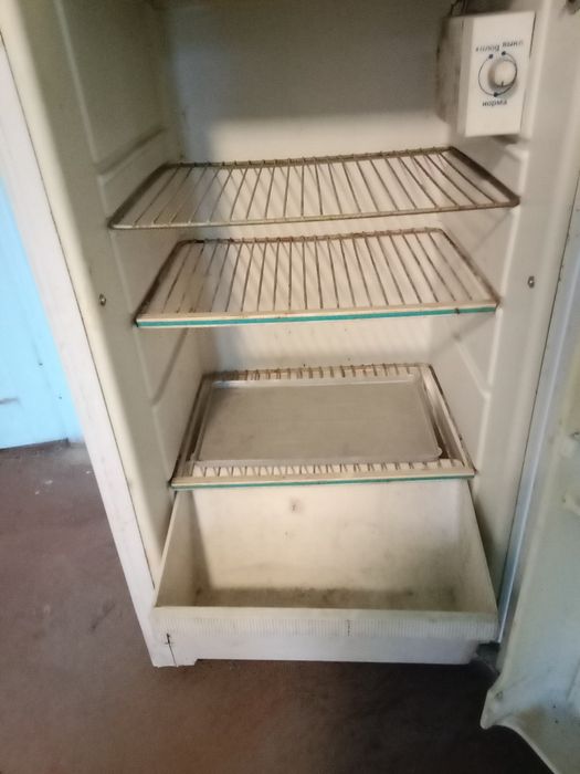 Холодильник бирюса