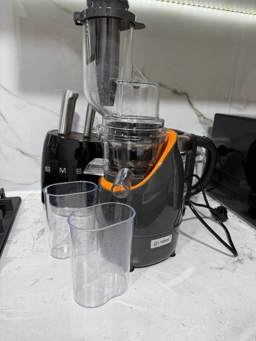 Соковыжималка в отличном состоянии