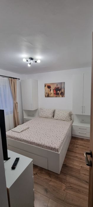 Apartament 2 camere Nicolina - de închiriat