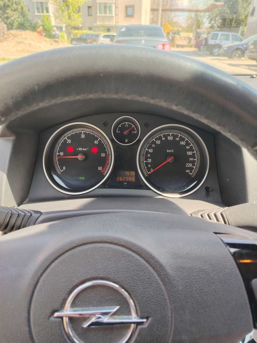Opel astra h 2010