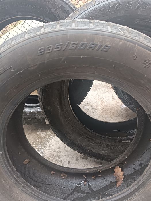 Резина зимняя 235/60R18