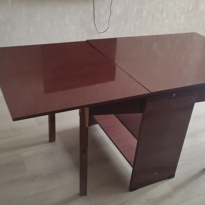 Продам письменный стол