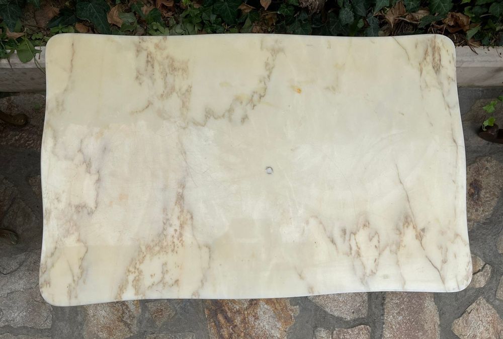 Месингови маси с мраморен плот