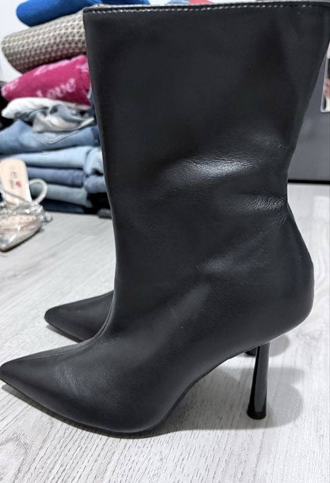 Боти с тънък ток