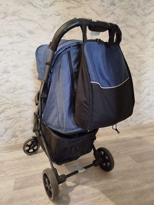 Продам  прогулочную коляску