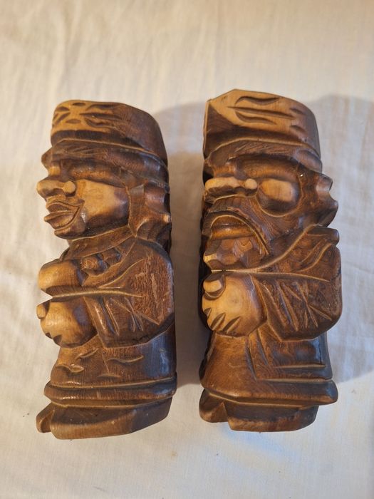 Дървени фигури от екзотично дърво