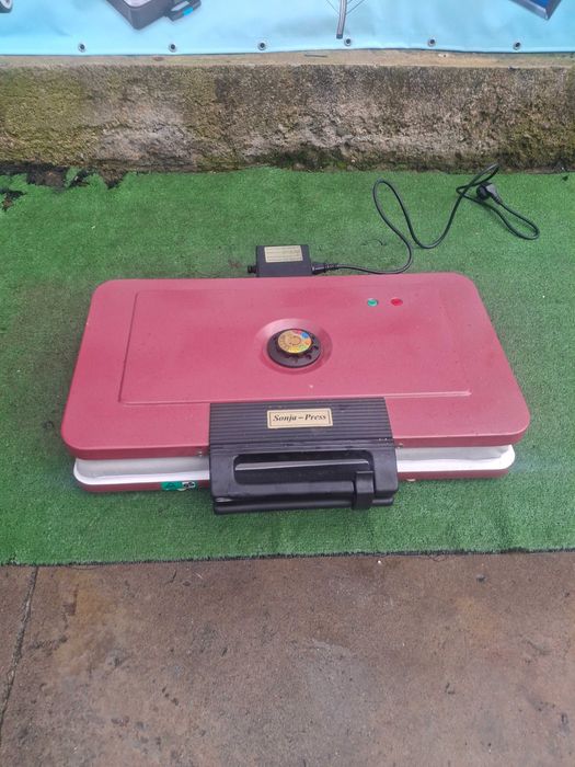 Преса за гладене и подлепяне Sonja - Press
