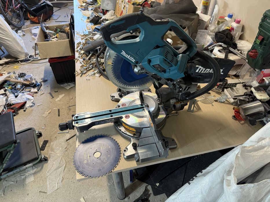 Makita LS002 GZ circular cu glisare doar corp