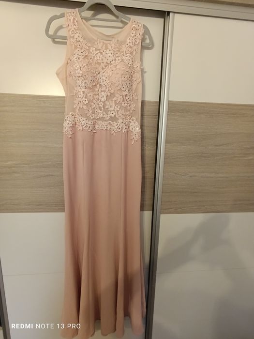 Vând rochie eleganta 42