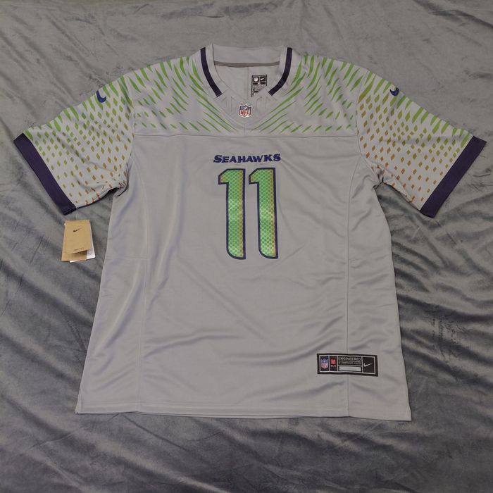 СПОРТНИ екипи, тениски, фланелки и анцузи различни модели НОВИ