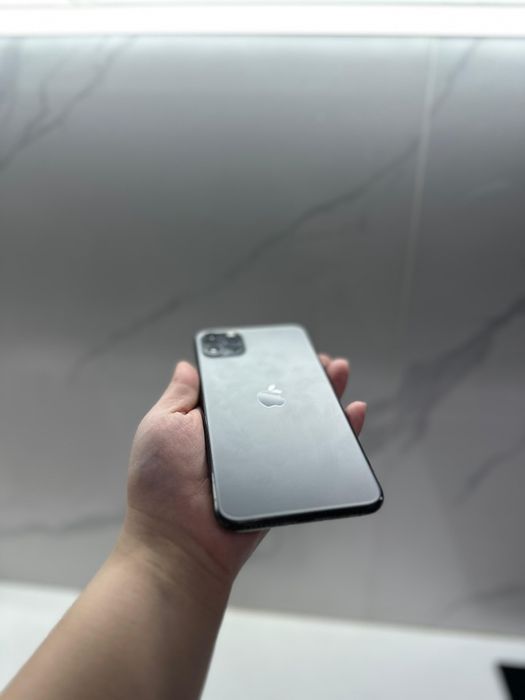 11 pro max. В хорошем состояние.